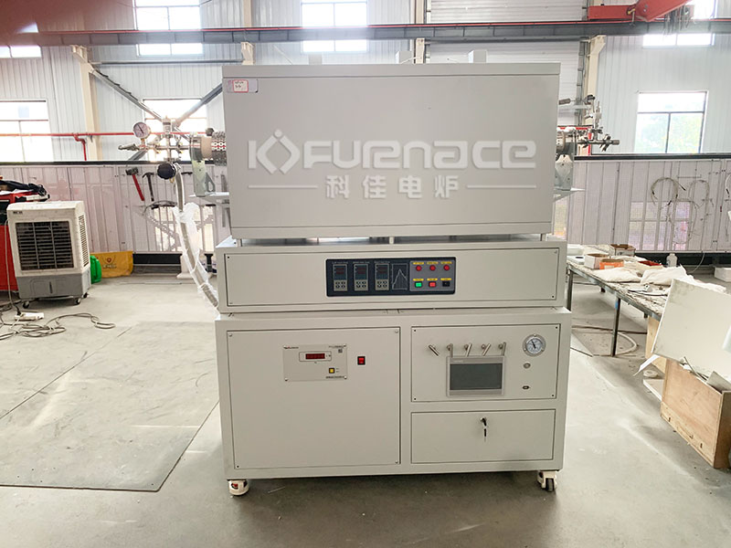 温度可达1700℃的三温区CVD管式电炉