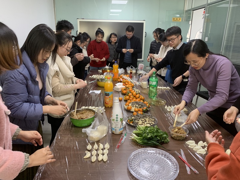 包饺子